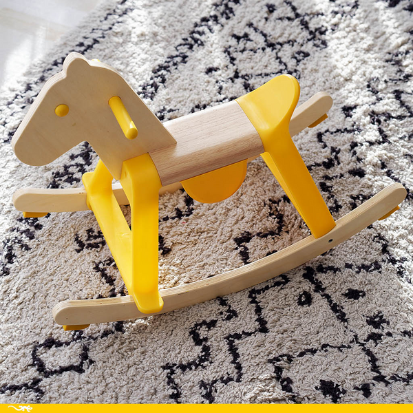 Caballo balancín de madera