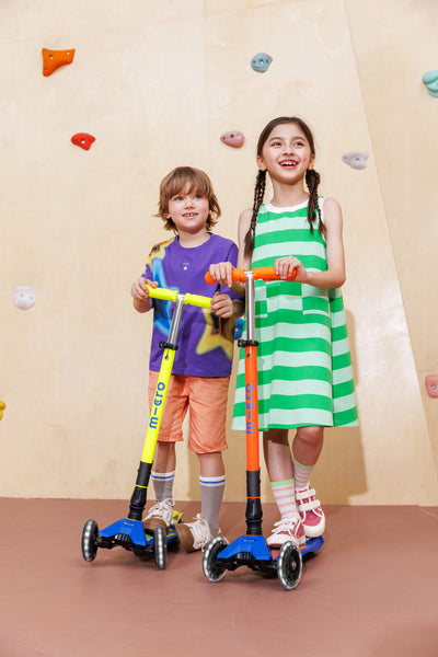 Scooter Maxi Deluxe Foldable Neon LED - Blaze Orange