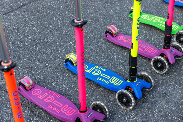 Scooter Maxi Deluxe Foldable Neon LED - Blaze Orange